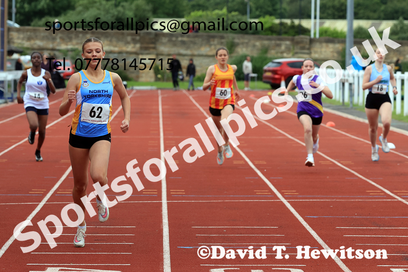 Sprints, 2026 Northern Schools Inter Counties, Wentworth, Hexham. Photo: David T. Hewitson/Sports for All Pics